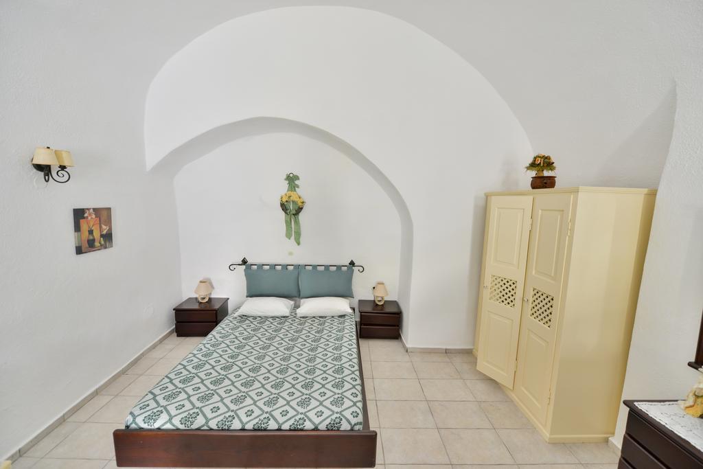 Christos Apartments Oia ภายนอก รูปภาพ
